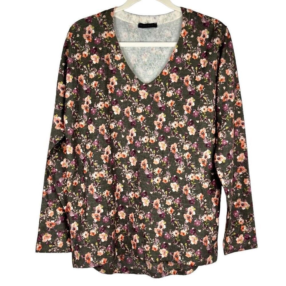 NWT Nally & Millie Green Floral V-neck Sweater L